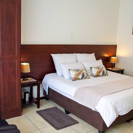 Amohela Guesthouse Midrand Phòng bức ảnh