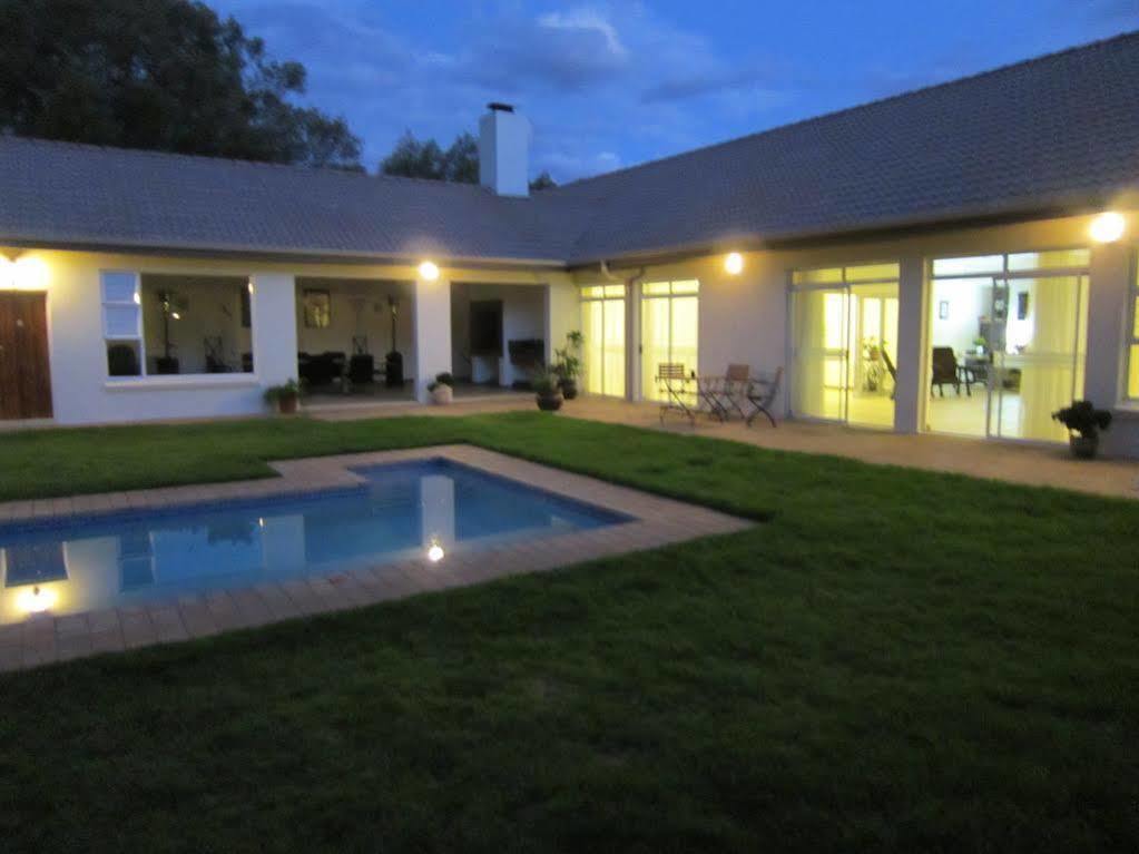 Amohela Guesthouse Midrand Ngoại thất bức ảnh