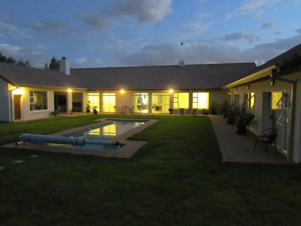 Amohela Guesthouse Midrand Ngoại thất bức ảnh