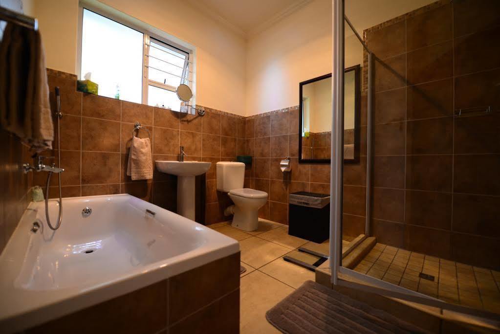 Amohela Guesthouse Midrand Ngoại thất bức ảnh