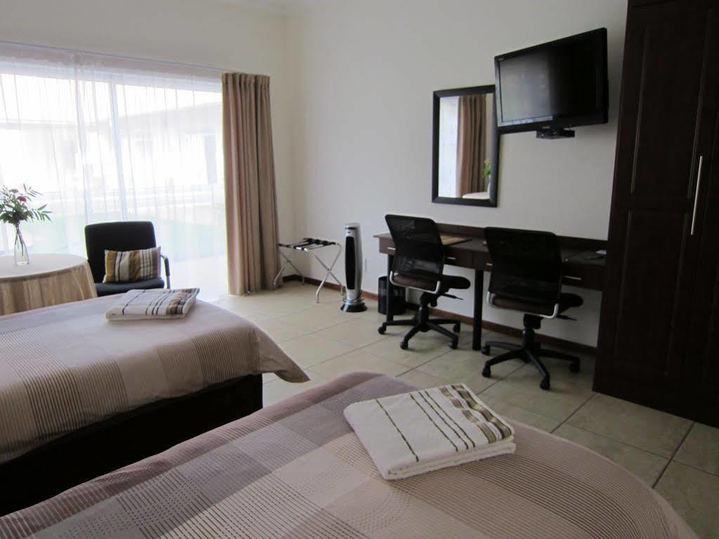 Amohela Guesthouse Midrand Ngoại thất bức ảnh
