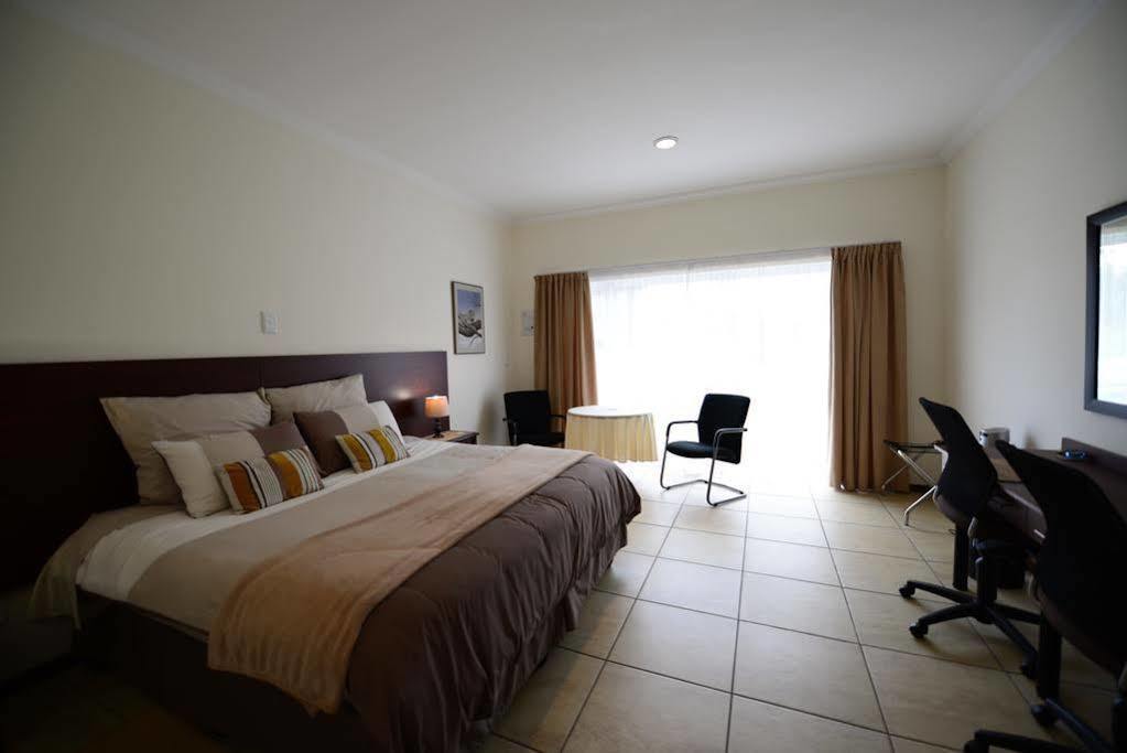 Amohela Guesthouse Midrand Ngoại thất bức ảnh
